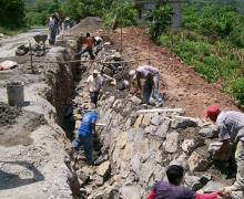 Muro de contención en camino Yecuatla-Cuatitlan