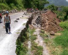 Muro de contención en camino Yecuatla-Cuatitlan