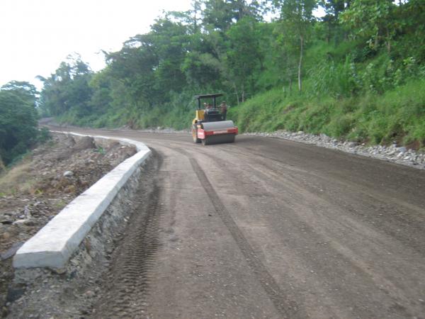 Muro de contención en camino Yecuatla-Cuatitlan